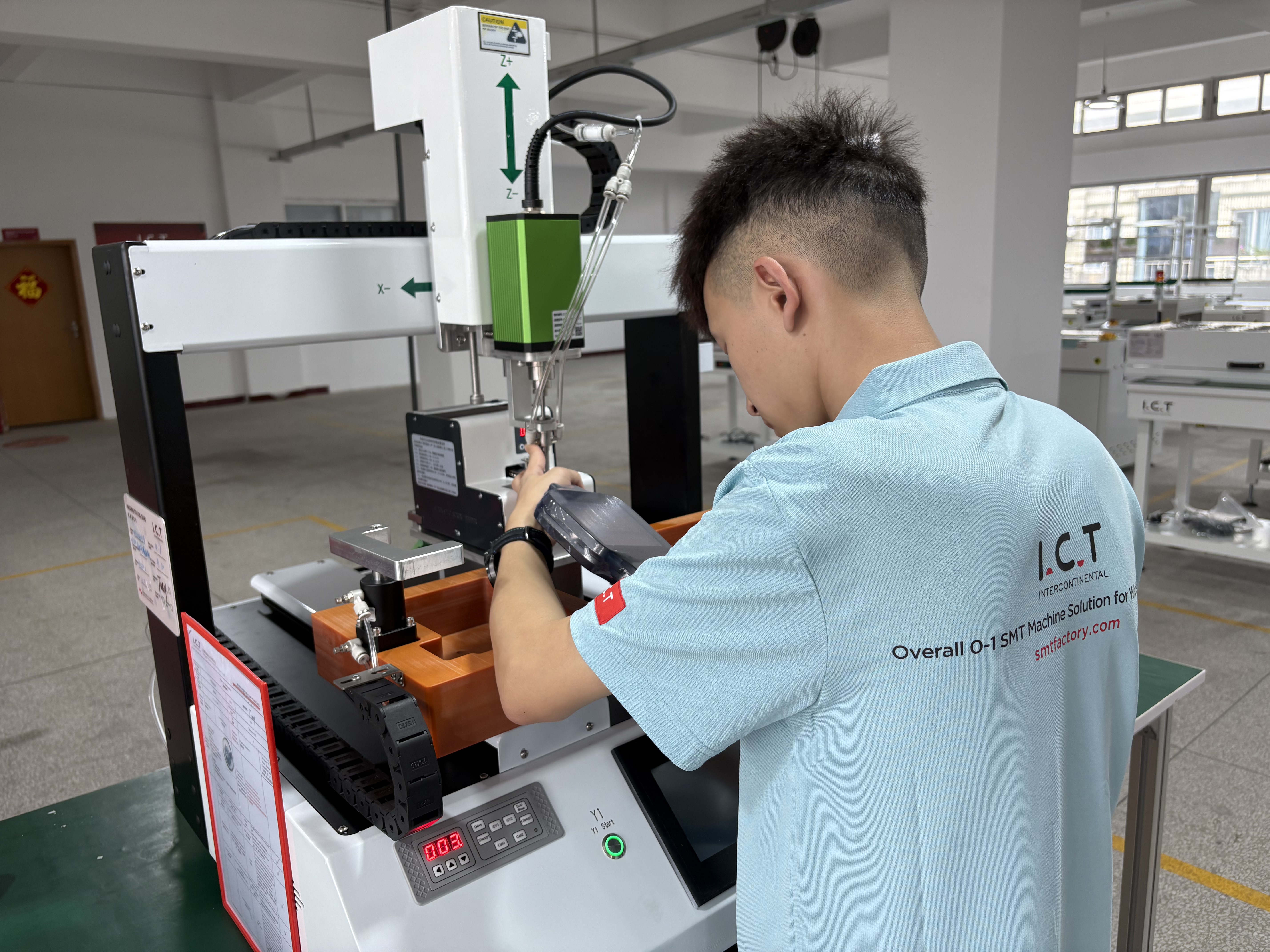 desktop screw robot.jpg