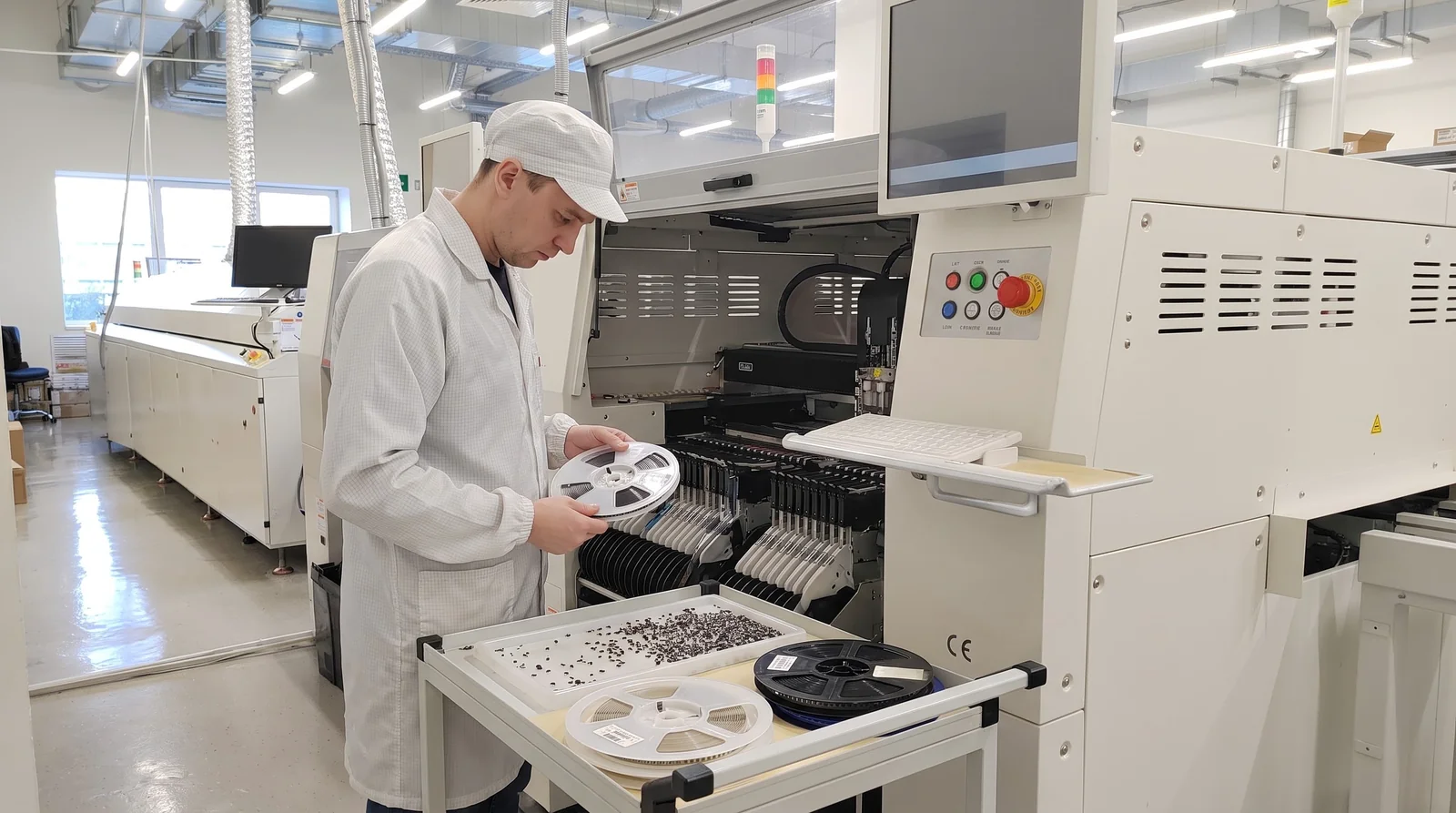 Hanwha DECAN series placement machine feeders